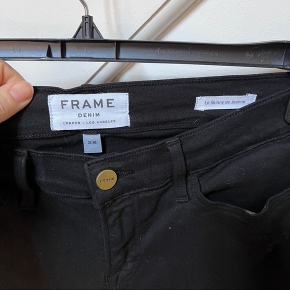 Frame Denim Le Skinny de Jeanne Distressed Jeans in Film Noir 28 - Picture 5 of 9